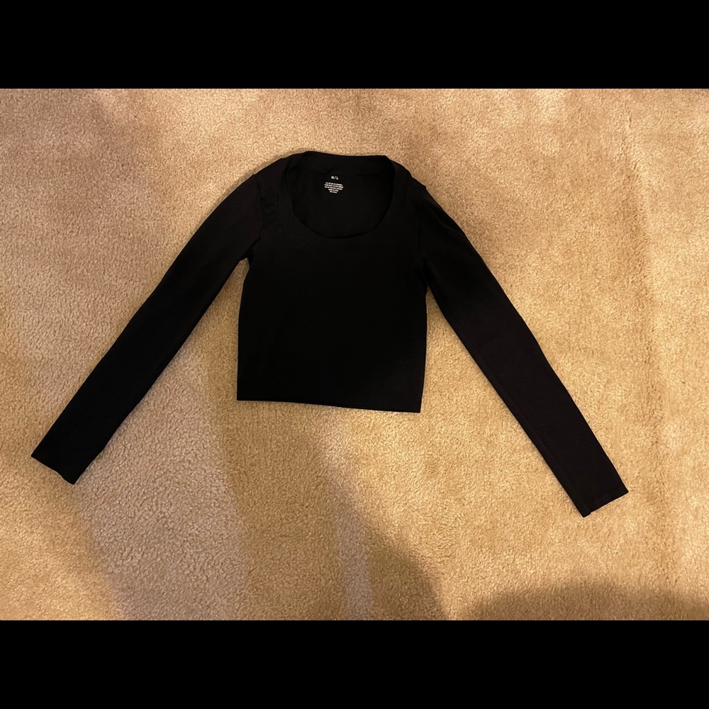 Black Long Sleeve Crop. Three Bird Nest. Medium. NEW